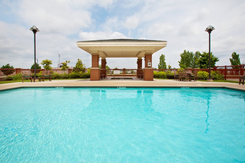 Holiday Inn Express & Suites Springfield - Springfield, MO