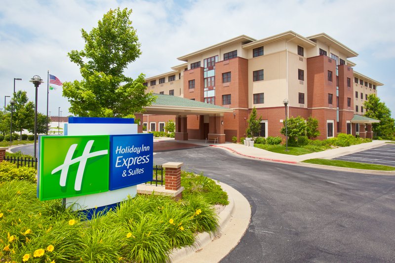 Holiday Inn Express & Suites Springfield - Springfield, MO