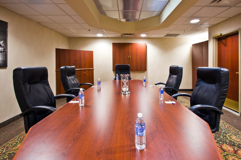 Holiday Inn Express & Suites WATERFORD - Waterford, MI