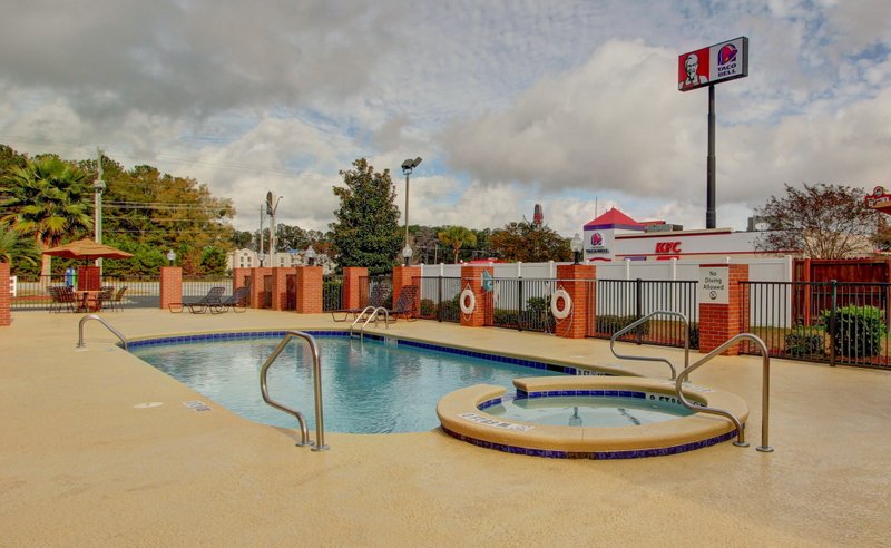 Holiday Inn Express - Richmond Hill, GA