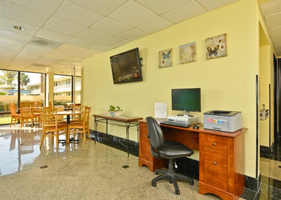 Baymont Inn & Suites Conroe/The Woodlands - Conroe, TX