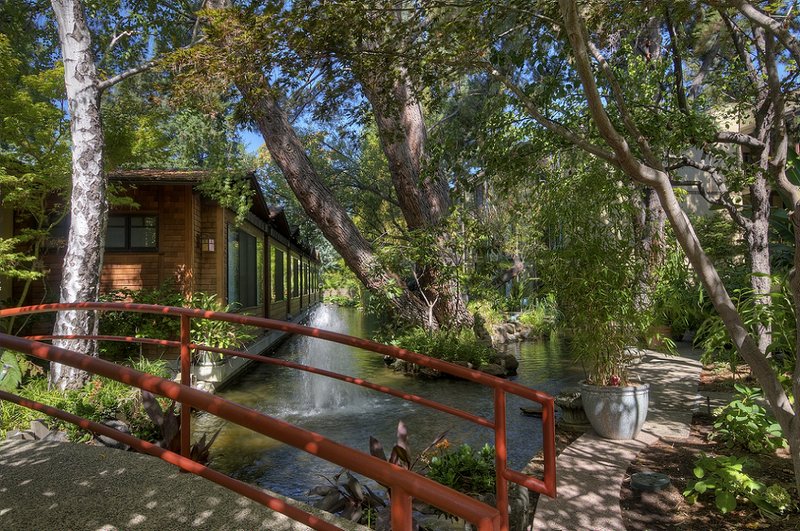 Dinah's Garden Hotel & Trader Vic's - Palo Alto, CA