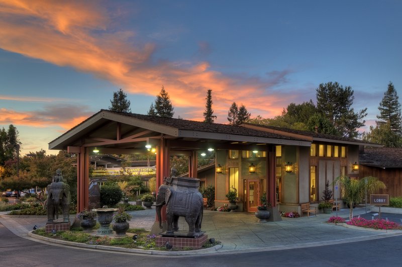 Dinah's Garden Hotel & Trader Vic's - Palo Alto, CA
