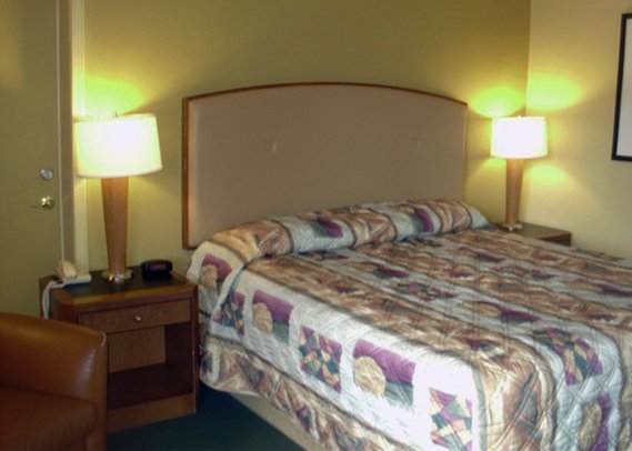 Inn By The Lake - Gilbertsville, KY