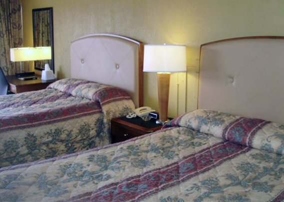 Inn By The Lake - Gilbertsville, KY