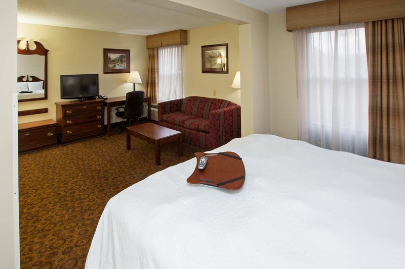 Hampton Inn Dickson - Dickson, TN