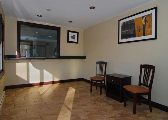 Rodeway Inn - La Grange, IL