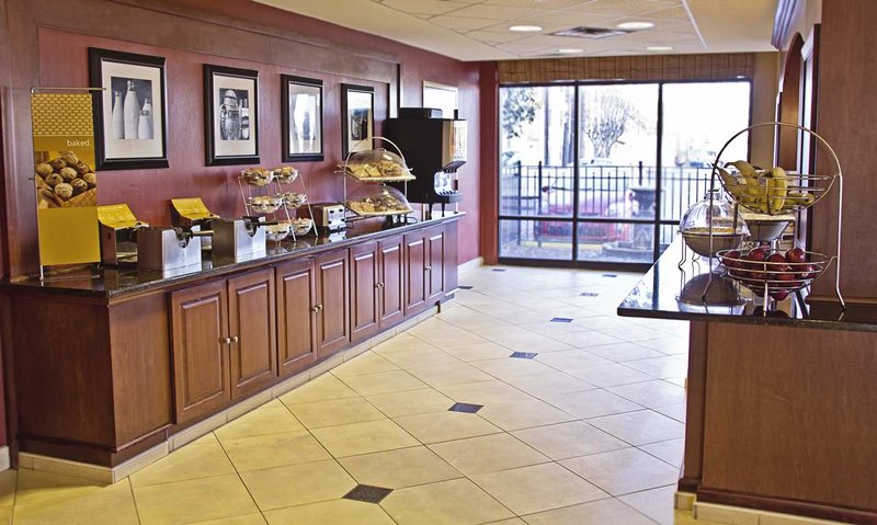 Hampton Inn Norfolk/Virginia Beach - Virginia Beach, VA