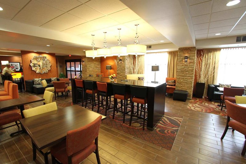 Hampton Inn Clinton - Clinton, IA