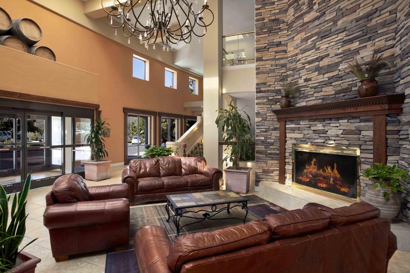 Embassy Suites By Hilton Temecula Valley Wine Country - Temecula, CA