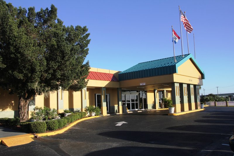 Econo Lodge Space Center - Cocoa, FL