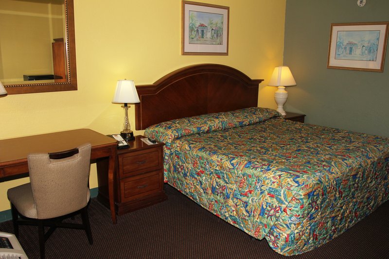 Econo Lodge Space Center - Cocoa, FL