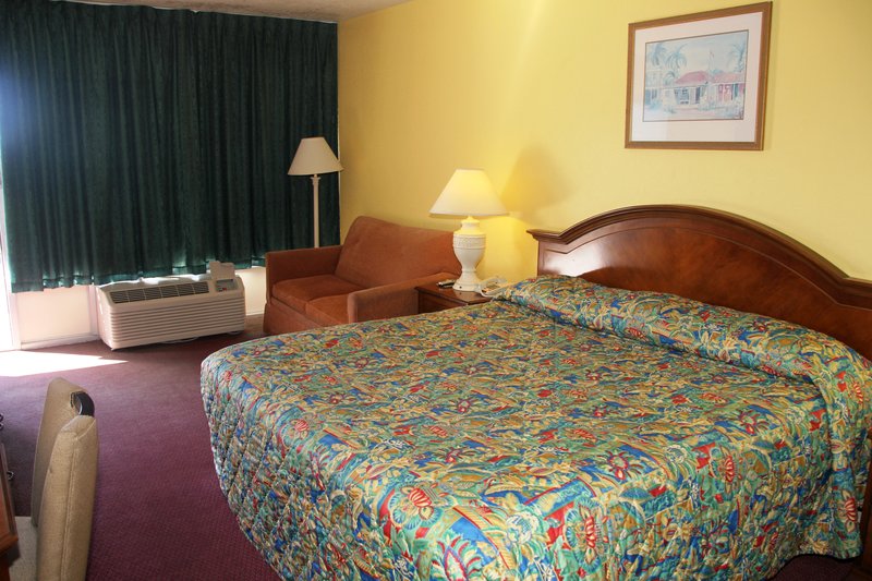 Econo Lodge Space Center - Cocoa, FL