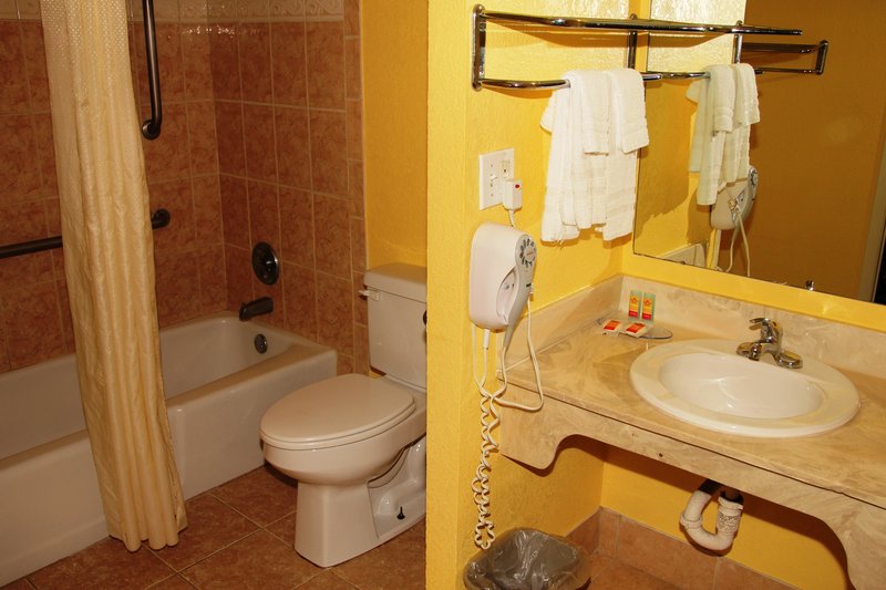 Econo Lodge Space Center - Cocoa, FL