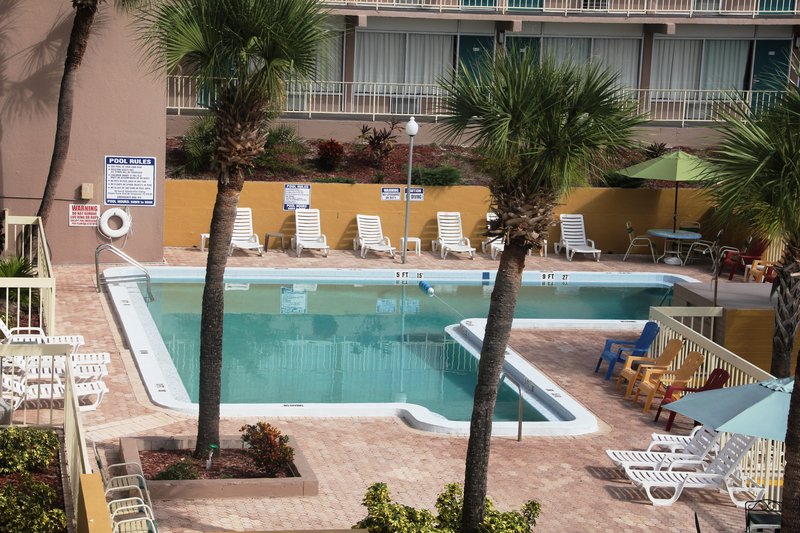 Econo Lodge Space Center - Cocoa, FL
