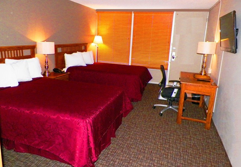 Norfolk Country Inn & Suites - Norfolk, NE