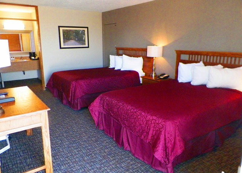 Norfolk Country Inn & Suites - Norfolk, NE