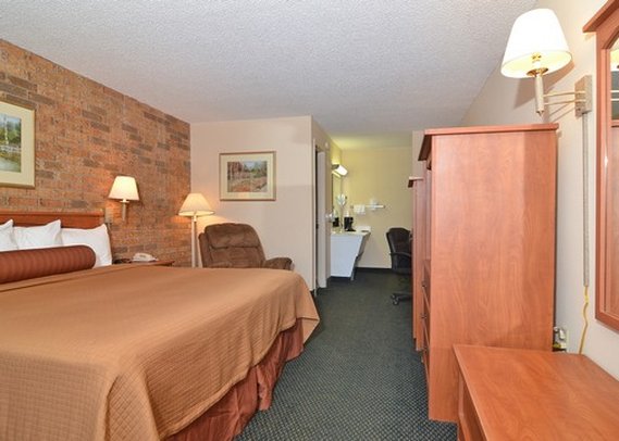 Econo Lodge - Batesville, AR