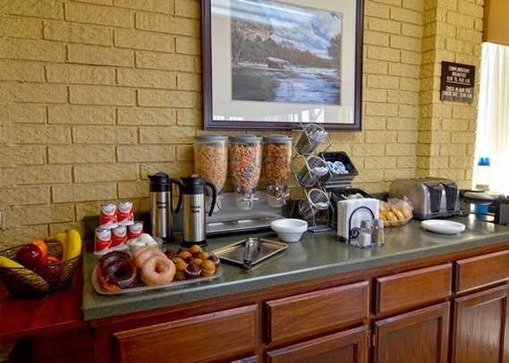 Econo Lodge - Batesville, AR