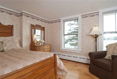 The Lake House at Ferry Point Inn - Sanbornton, NH