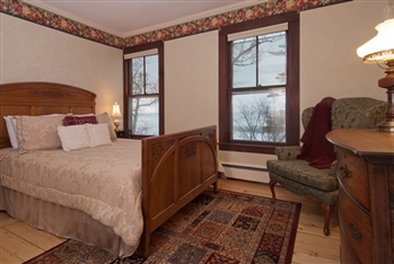 The Lake House at Ferry Point Inn - Sanbornton, NH