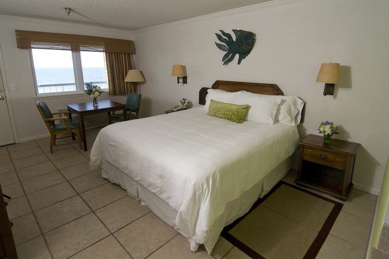 Ocean Isle Inn - Ocean Isle Beach, NC