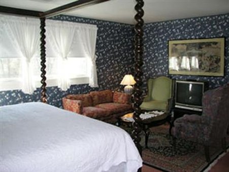 Tidewater Inn - Madison, CT