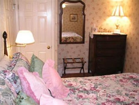 Tidewater Inn - Madison, CT