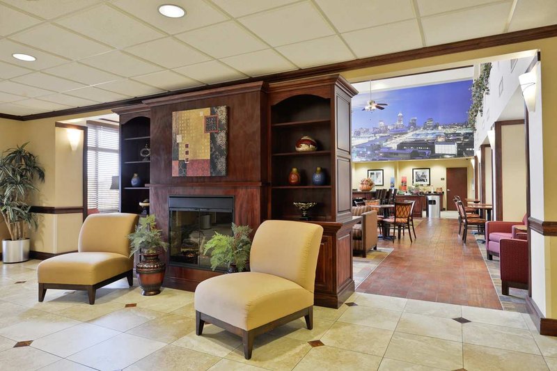 Hampton Inn & Suites Muncie - Muncie, IN
