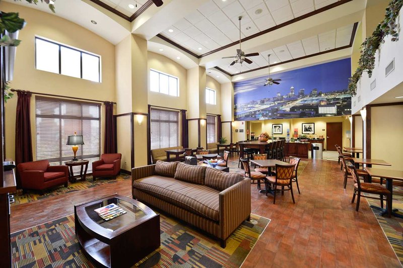Hampton Inn & Suites Muncie - Muncie, IN