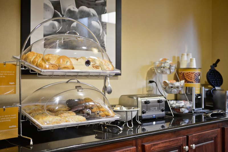Hampton Inn & Suites Muncie - Muncie, IN