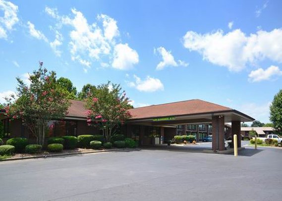Quality Inn - Mount Airy, NC