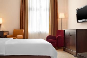 Dom Hotel Cologne - Room