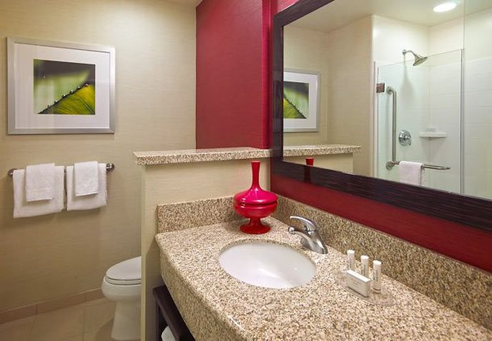 Courtyard By Marriott Long Beach Airport - Long Beach, CA