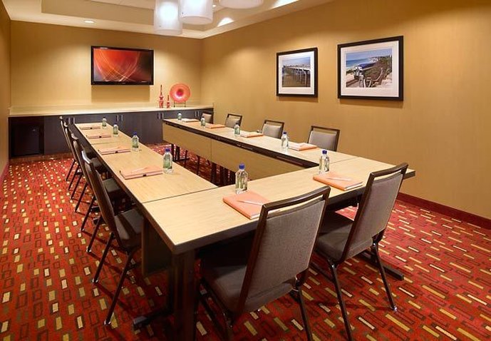 Courtyard By Marriott Long Beach Airport - Long Beach, CA