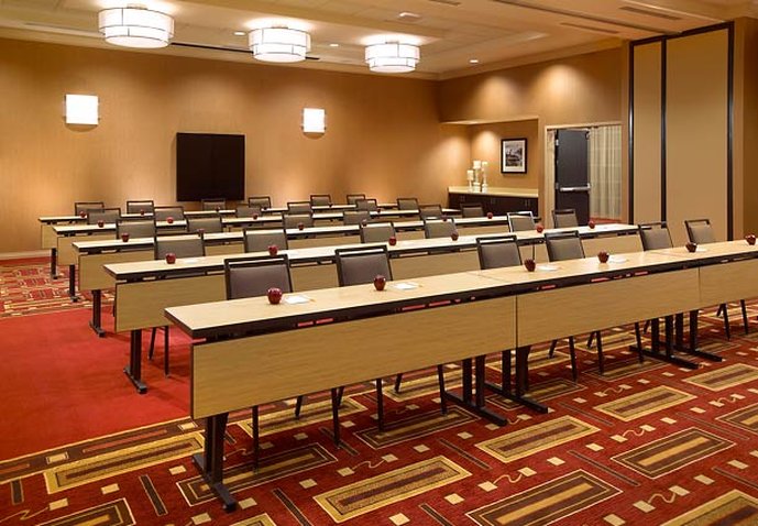 Courtyard By Marriott Long Beach Airport - Long Beach, CA