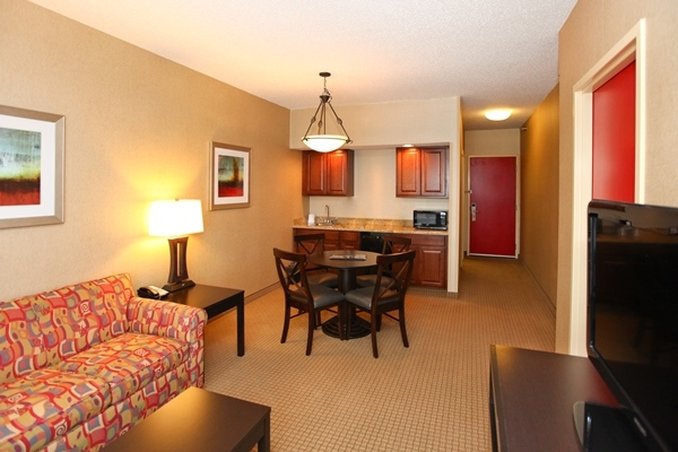 Holiday Inn Express & Suites Olathe North - Olathe, KS