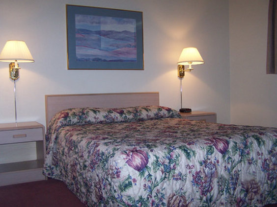 Three Rivers Inn - Wasco, OR