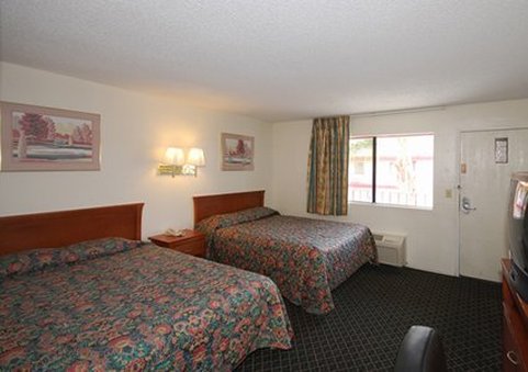 Econo Lodge - Riverside, CA