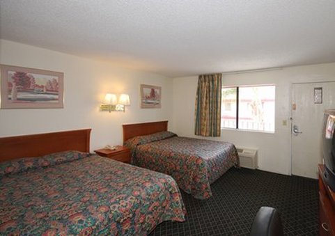 Econo Lodge - Riverside, CA