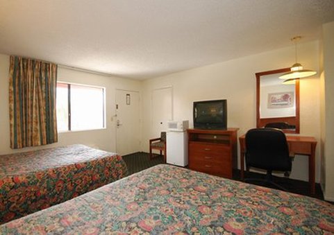 Econo Lodge - Riverside, CA