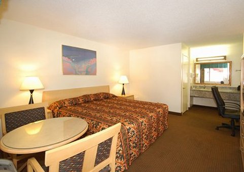 Econo Lodge - Riverside, CA