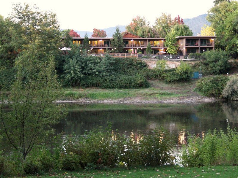 Lodge At Riverside - Grants Pass, OR