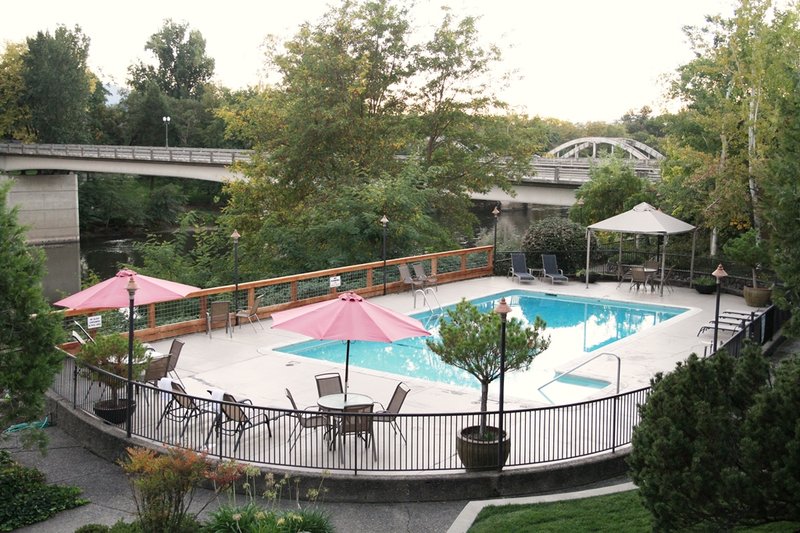 Lodge At Riverside - Grants Pass, OR