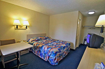 Motel 6 - Room