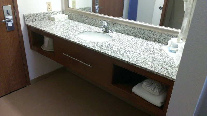 Holiday Inn Express BOSTON-MILFORD - South Lancaster, MA