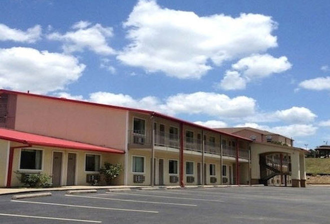 Economy Inn - Buffalo, TX