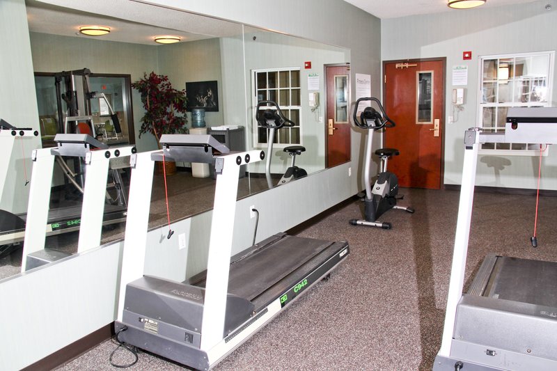 Holiday Inn Express & Suites ROSEVILLE - Harper Woods, MI