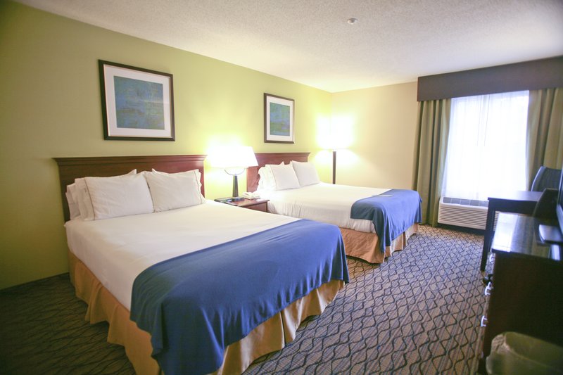 Holiday Inn Express & Suites ROSEVILLE - Harper Woods, MI
