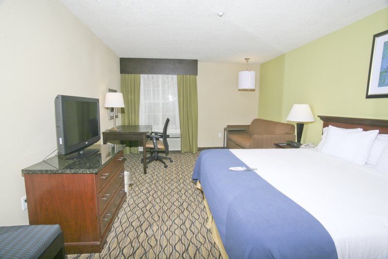 Holiday Inn Express & Suites ROSEVILLE - Harper Woods, MI